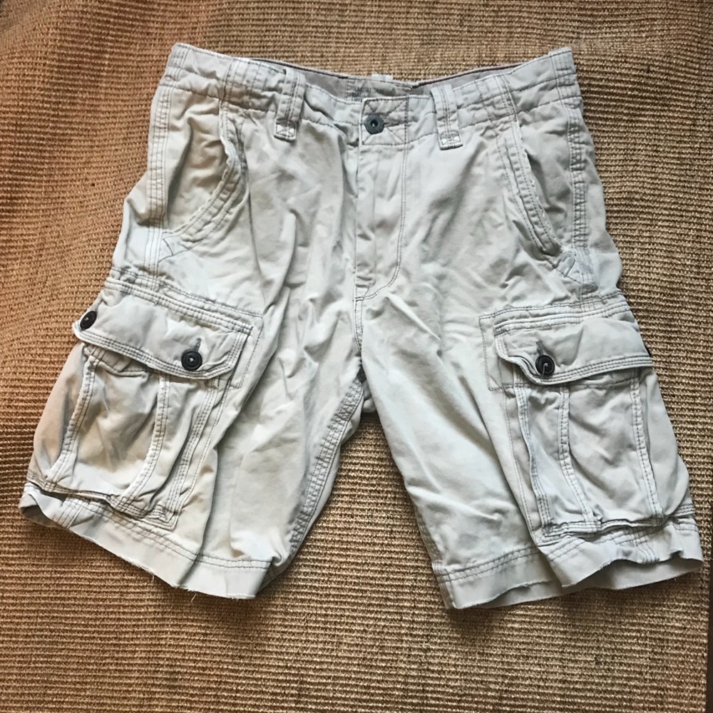 American eagle classic length cargo shorts 32W